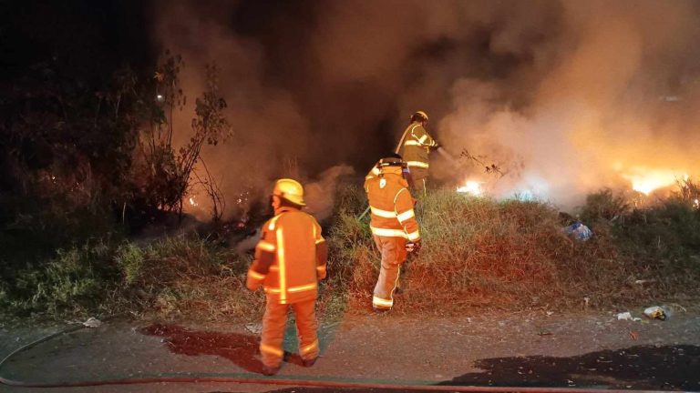 Se registra incendio de pastizal en predio de la colonia Prados Verdes, de Morelia