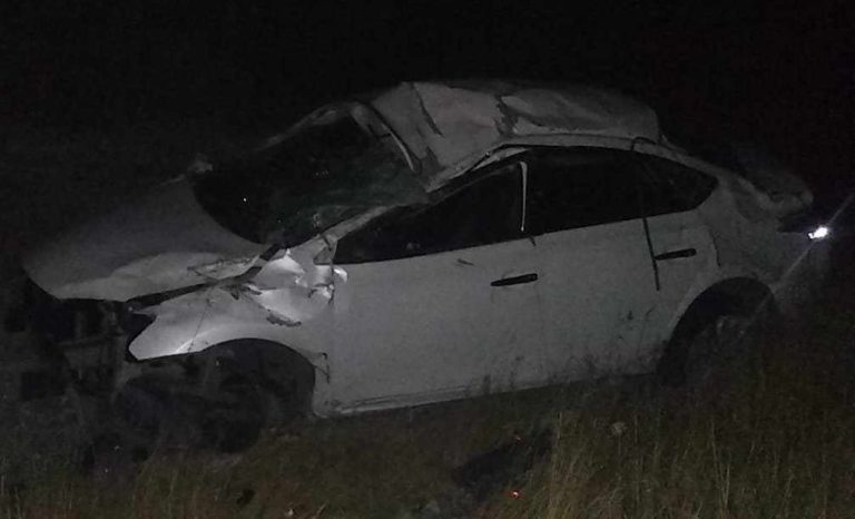 Vuelca auto en la autopista Pátzcuaro-Cuitzeo