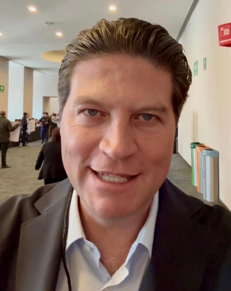 Acude Alfonso Martínez a encuentro con Claudia Sheinbaum