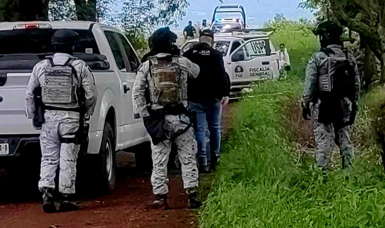 Hallan a un hombre muerto con impactos de bala en Coahuayana