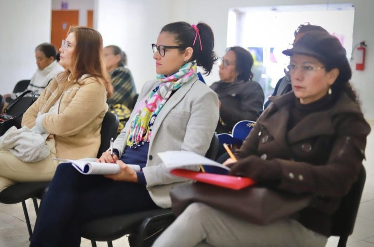 Fortalece DIF Morelia el desarrollo profesional de las maestras de CECADES