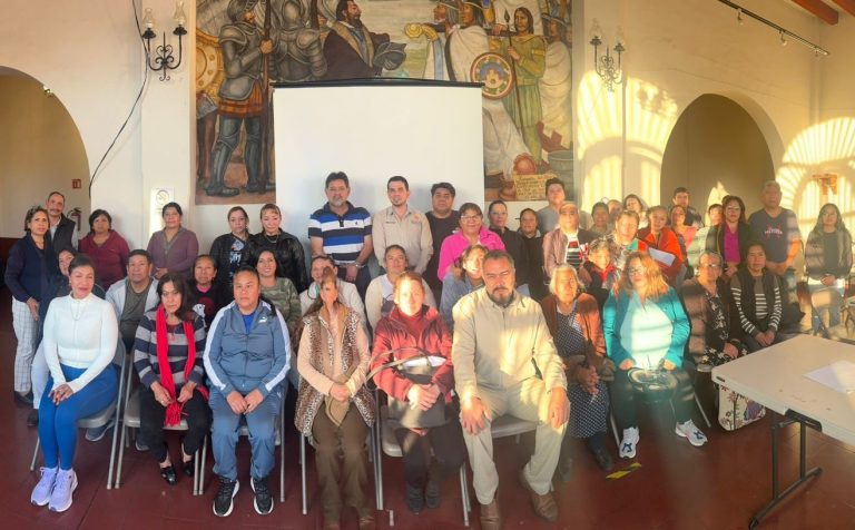 Capacita Icatm a locatarios del mercado de Pátzcuaro en inteligencia emocional