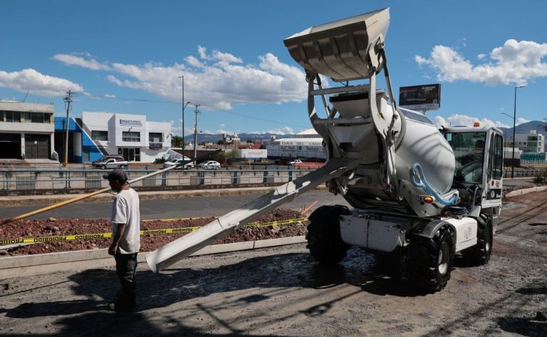 Brinda Alfonso Martínez obras y servicios integrales al Poniente de Morelia