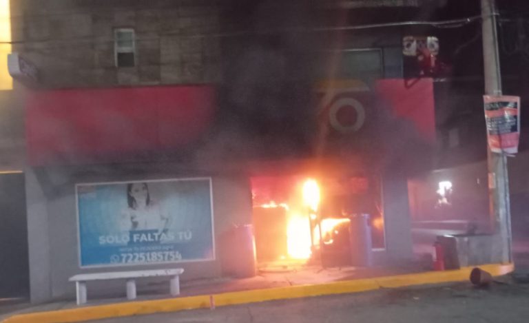 Tres muertos, seis heridos, tres Oxxos y un restaurante quemados, saldo de hechos violentos en Zitácuaro