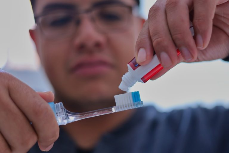 Llaman a la población a priorizar la salud bucal
