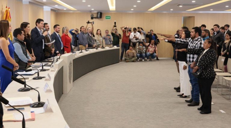 Rinde protesta nueva jefa y jefes de tenencia