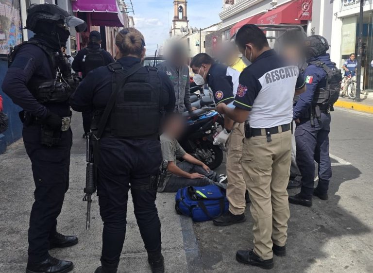 Pistoleros motorizados roban 800 mil pesos a trabajadores de gasolinera, en Zamora