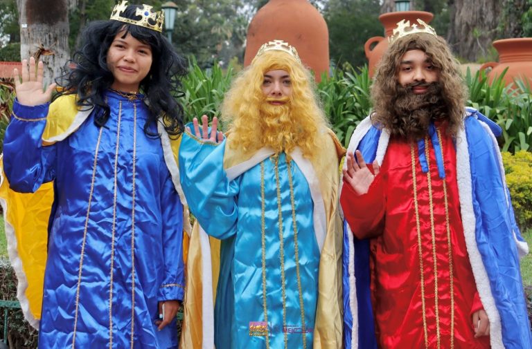 Niños disfrutan el día de Reyes en el Zoológico de Morelia
