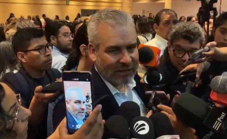 Apoya Bedolla a Sheinbaum sobre nepotismo y la reelección para 2027