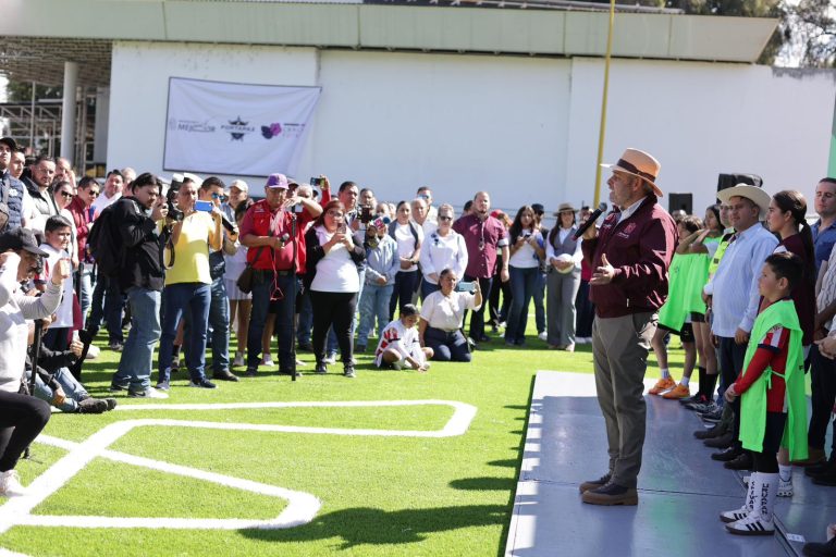 Canchas de fut, infraestructura para la paz: Bedolla