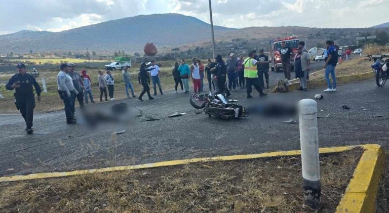Camioneta embiste a motociclistas, hay un menor muerto y un herido, en Jacona