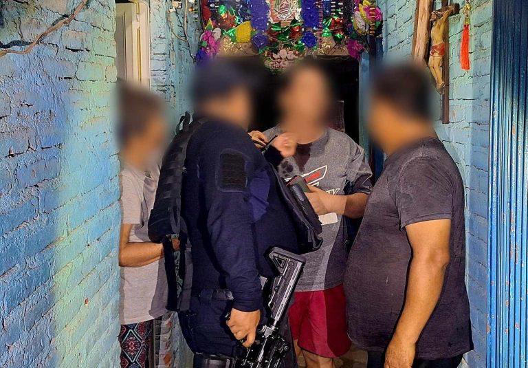 Comerciante sobrevive a agresión armada en Apatzingán