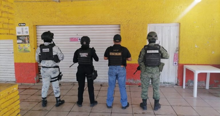 En Apatzingán, Fiscalía General asegura establecimiento de un autoservicio y decomisa narcótico