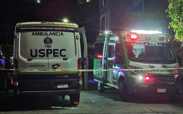 Hombre es asesinado a bordo de una camioneta al sur de Morelia