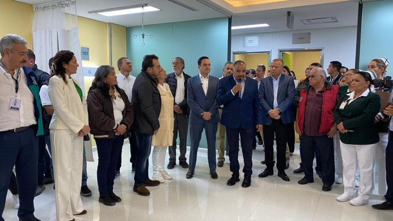 Alcaldes michoacanos buscan la donación de terrenos para el IMSS