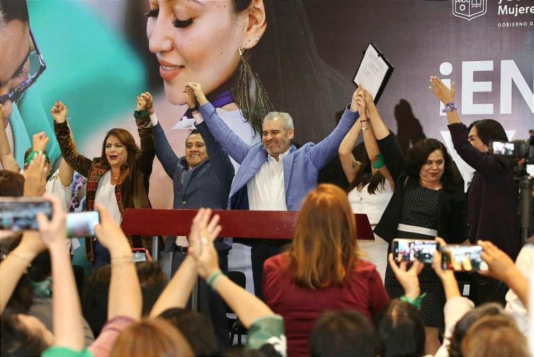 Celebra Bedolla aprobación de reforma a Ley de Salud que garantiza derecho al aborto