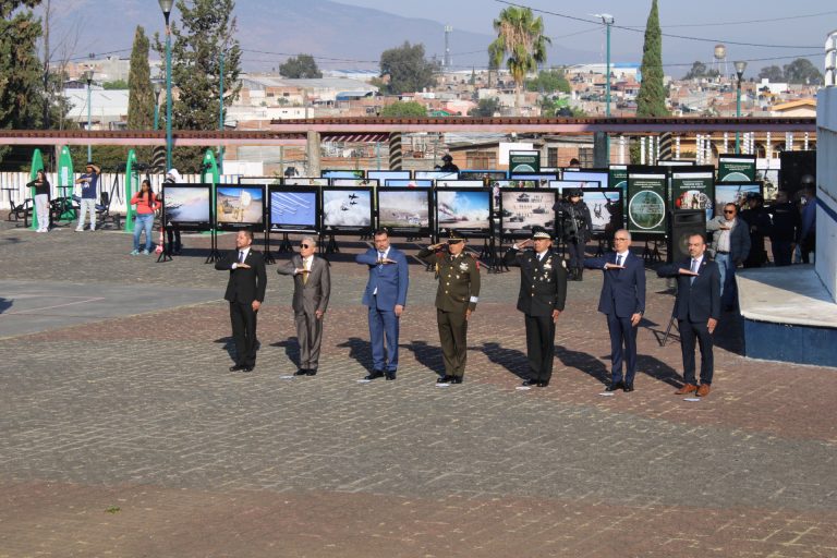 Realizan  como cada primer lunes de mes honores a la bandera en la plaza «Centenario de la Revolución»
