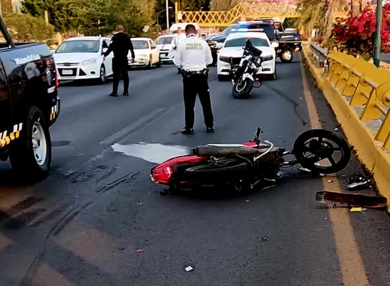 Joven motociclista muere tras ser embestido por vehículo en el libramiento norte de Morelia