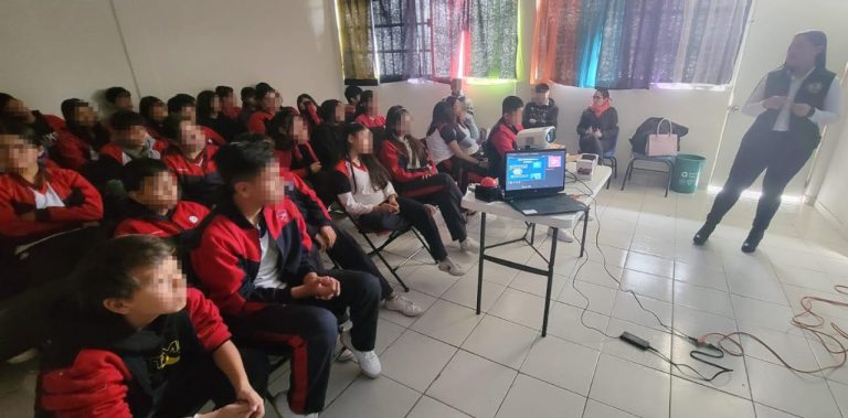 Imparte FGE actividades en materia de riesgos en las redes sociales a estudiantes de secundaria en Morelia