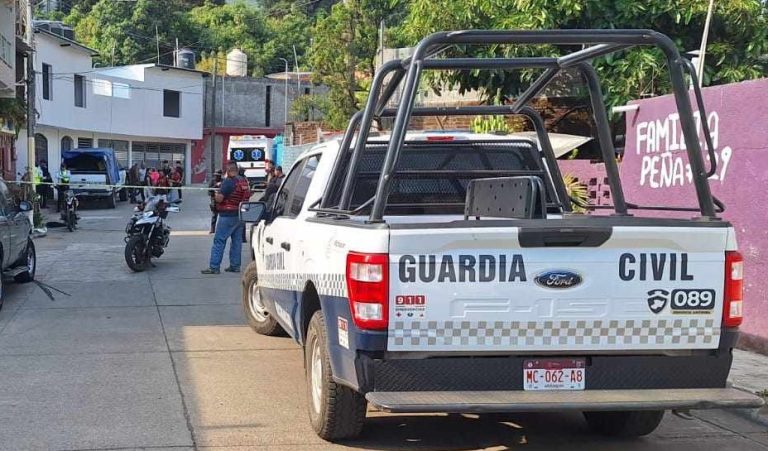 Hombrte es ultimado a tiros en domicilio de la colonia San José de la Mina