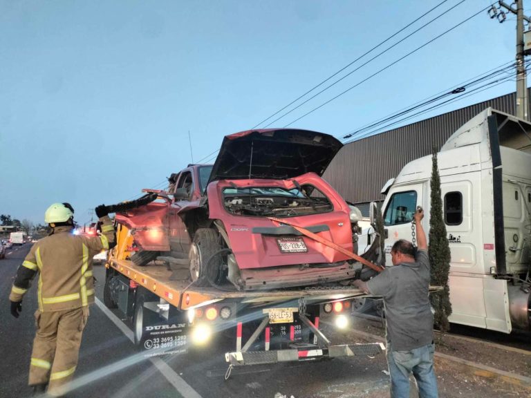 Se registran 2 accidentes vehiculares en distintos puntos de la Morelia-Pátzcuaro; hay 11 heridos