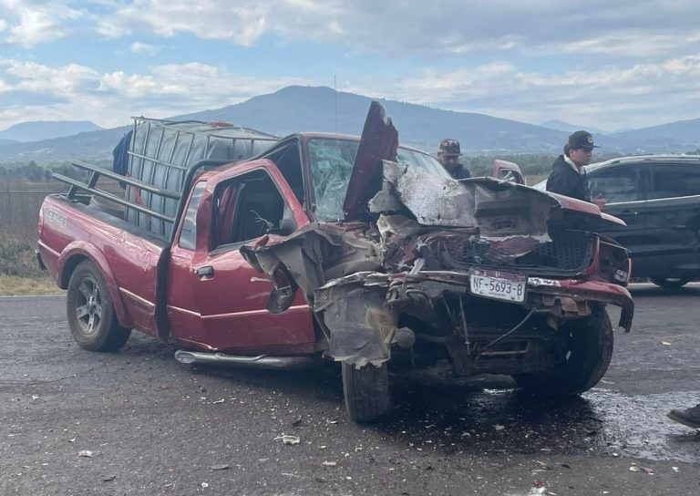 Trágico choque entre camionetas deja una mujer sin vida y tres lesionados, en Quiroga