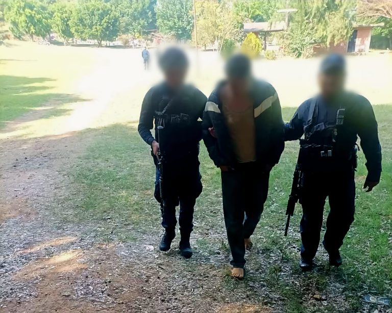 Tras operativo interinstitucional, localizan a adolescente y adulto privados de su libertad, en Jucutacato