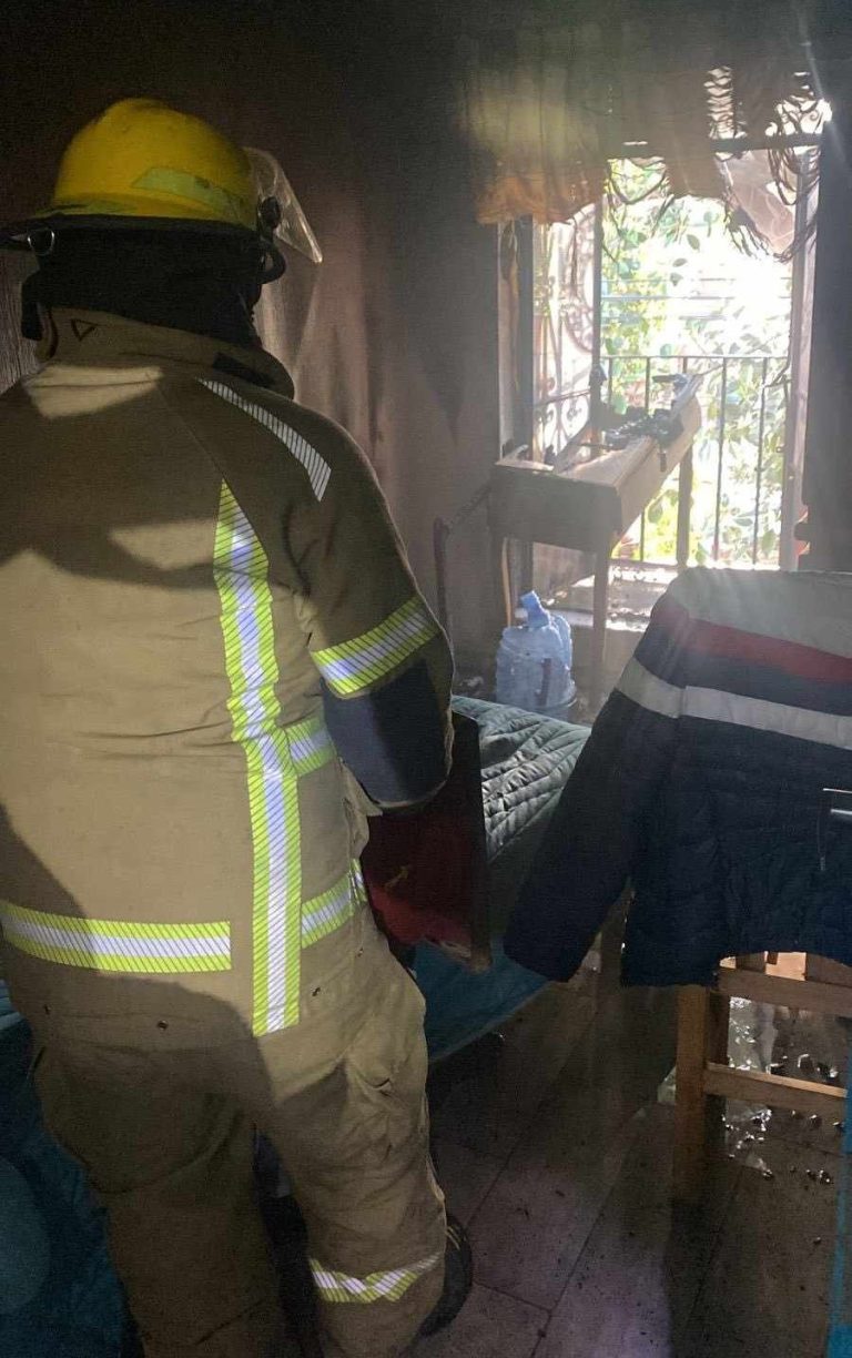 Se incendia domicilio en la colonia Felicitas de Río, de Morelia