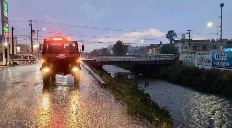 Tormenta causa gran apagón al sur de Morelia