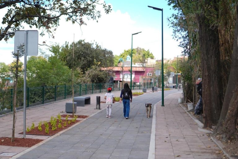 Inauguran sendero seguro en tenencia Morelos