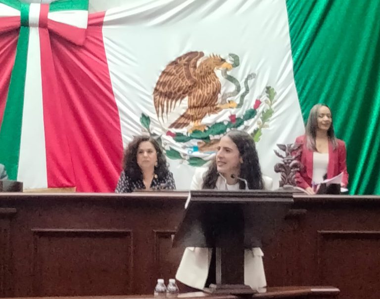Protesta de colectivos animalistas en el Congreso; impulsan iniciativa para prohibir corridas de toros