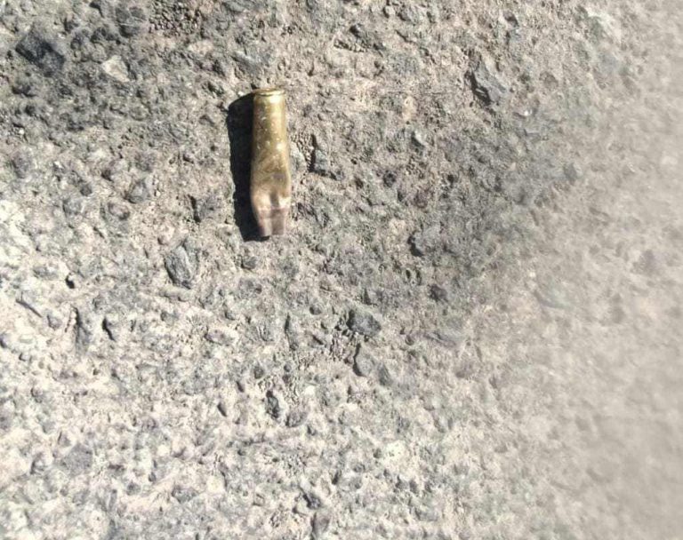 Delincuentes realizan disparos en Uruétaro; policías hallan casquillos percutidos y sangre