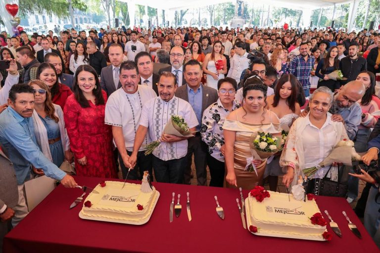 Se dan el sí cerca de 2 mil parejas en el estado en matrimonio colectivo