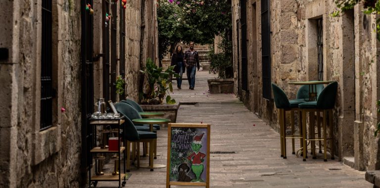 Callejón del Romance, el rincón de los enamorados en Morelia