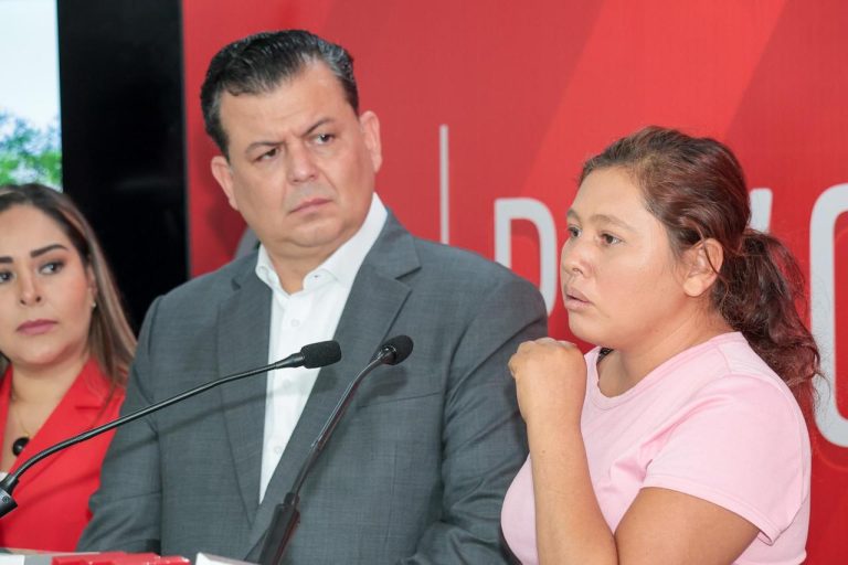 Exige disculpa pública de fiscal y titular de SSP madre de niño muerto por explosión de mina en Buenavista