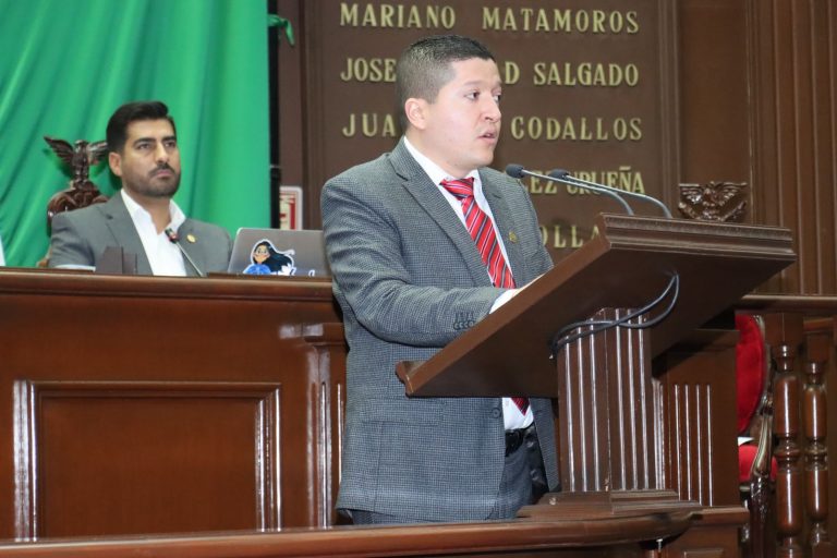 Propone Vicente Gómez iniciativa para agilizar sesiones legislativas