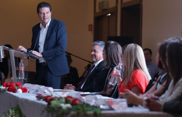 Alfonso Martínez refrenda apoyo a mujeres empresarias de Michoacán