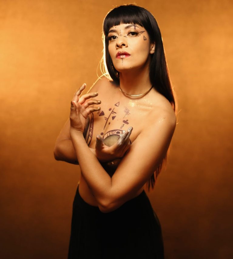 Presentará Ireri Almonte su primer disco como solista “Ouróboros”