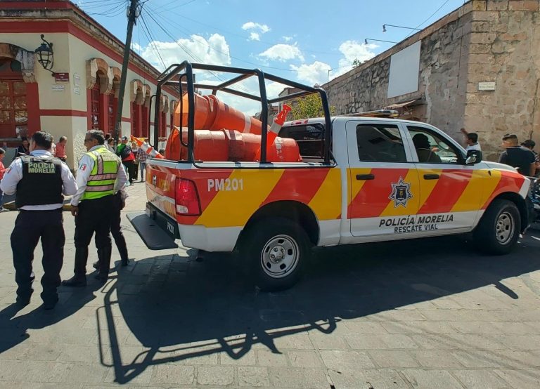 Retiran dos puestos en el Centro Histórico de Morelia que no contaban con el permiso correspondiente