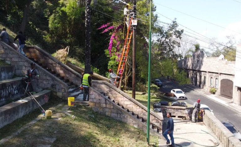 Realizan Jornada Integral en las Escaleras de Santa María