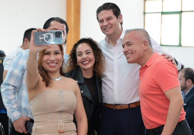 Liderazgos reconocen el trabajo de Alfonso Martínez