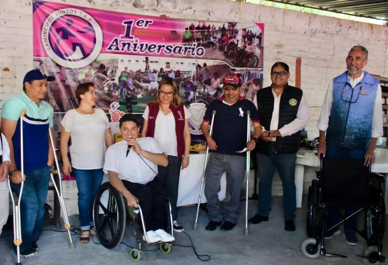 Emprendedor restaura sillas de ruedas y gana a mejor proyecto en Icatmi