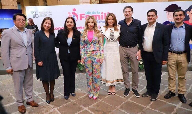 Congreso del Estado reconoce a Paola Delgadillo por Centros Spot