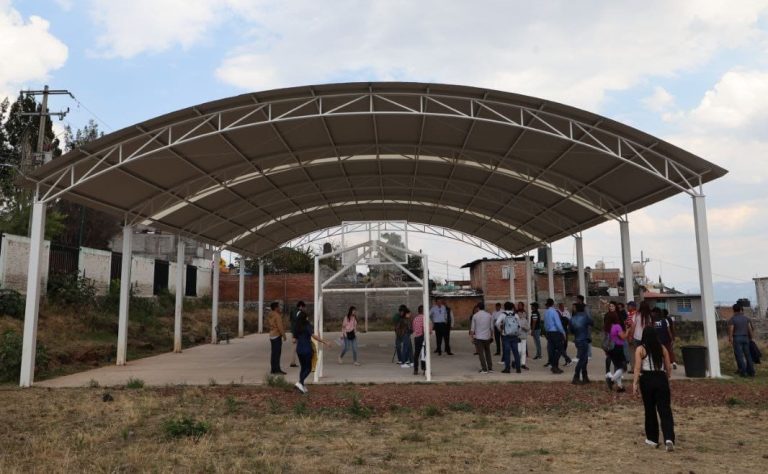 Profesores y directivos de escuelas públicas reconocen apoyo de Alfonso Martínez