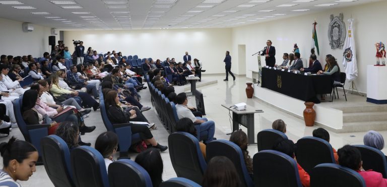 Signa UMSNH convenio con AMANC