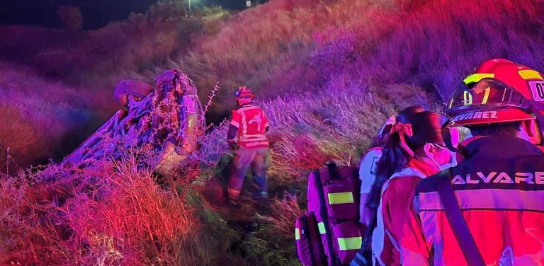 Adulta mayor queda herida tras caída de camioneta a barranco en la carretera Morelia-Maravatío