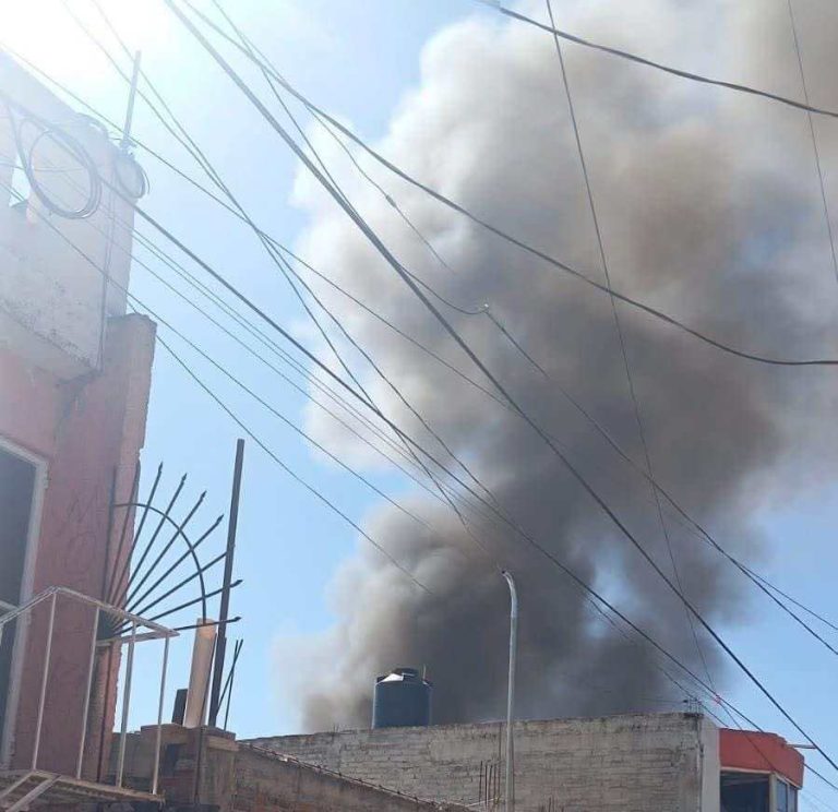 Arde domicilio en la colonia Wenceslao Victoria, de Morelia