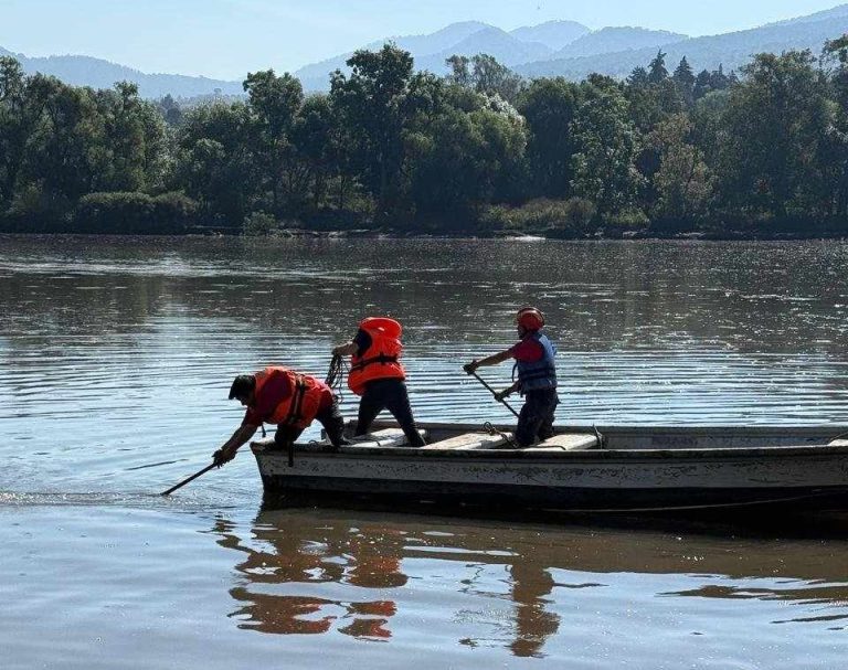Bomberos buscan a hombre ahogado en una presa de Tuxpan