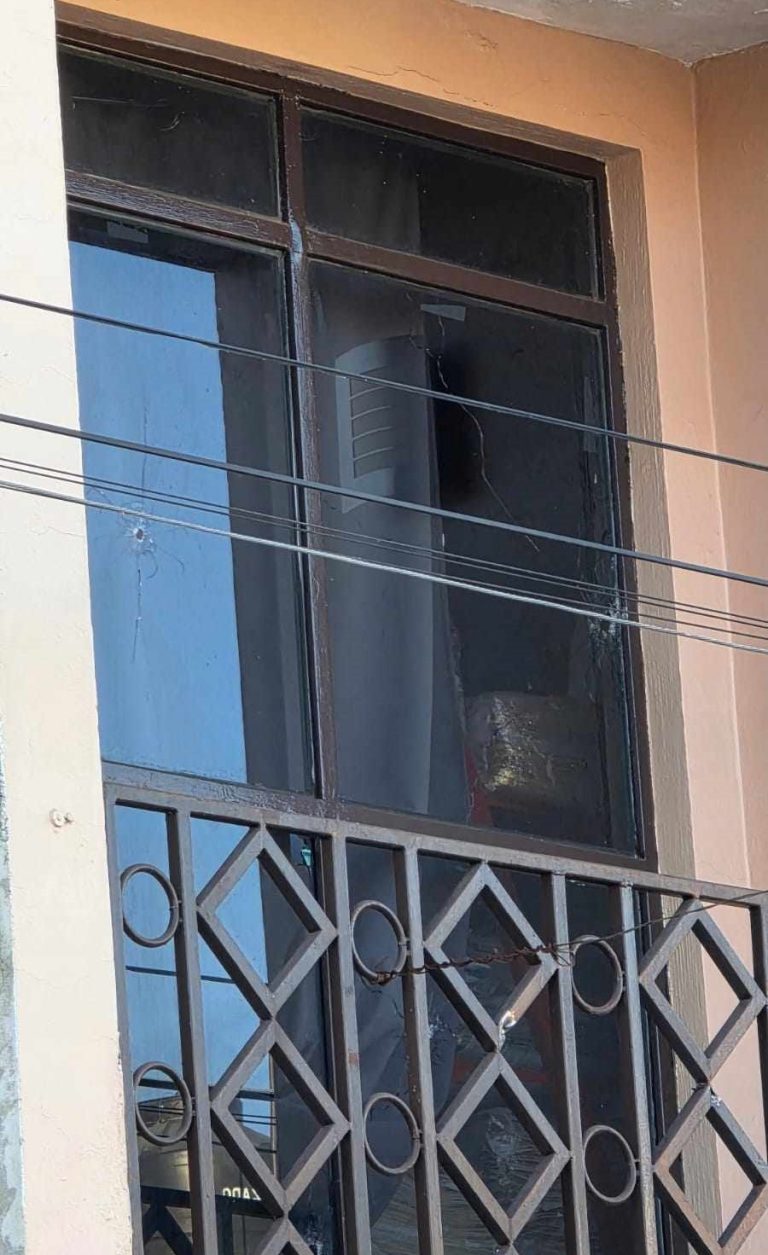 Criminales balean domicilio en Zamora, generan daños y pánico