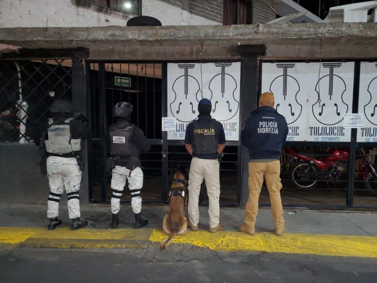 En cateos realizados en dos bares de Morelia, Fiscalía General aseguró 750 dosis de sustancias con apariencia de narcótico